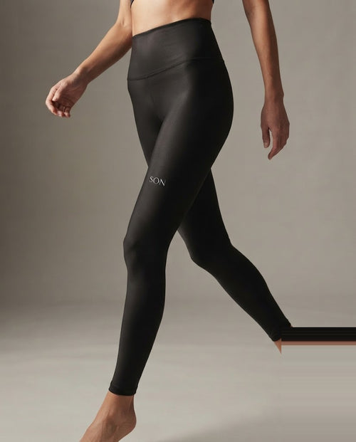 Aero Lightweight Legging — Black